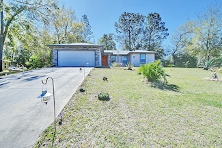 2590 W Kraft Ct, Citrus Springs, FL 34434