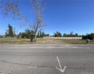 2034 Gus St, Westlake, LA 70669