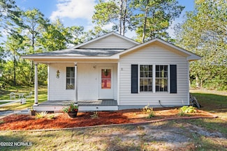 260 Watts Landing Rd, Hampstead, NC 28443