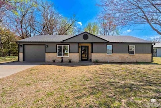 723 Pottawatomie Ave, Manhattan, KS 66502