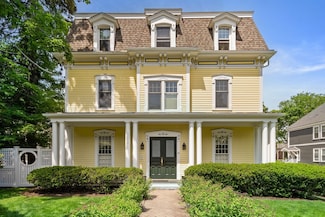 19 Woodbine St Unit B, Auburndale, MA 02466