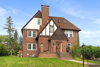2727 E 5th St, Duluth, MN 55812