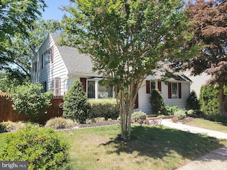512 W Cedar Ave, Oaklyn, NJ 08107