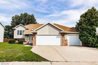 539 10th St E, West Fargo, ND 58078
