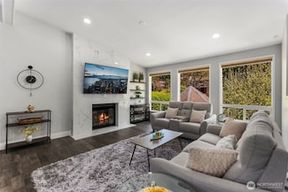 1525 218th Place NE, Sammamish, WA 98074