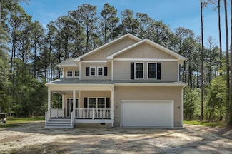 3047 Dingy Ct, Captains Cove, VA 23356