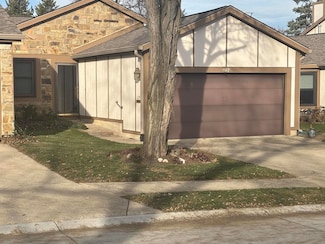 1129 Oakview Dr Unit F, Wheaton, IL 60187