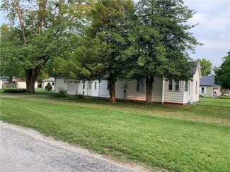 500 S Sheridan St, Pana, IL 62557