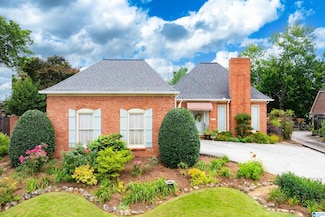 2572 Crossgate Place, Vestavia, AL 35216