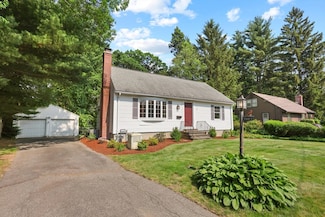 45 Donamor Ln, East Longmeadow, MA 01028