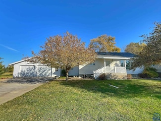 106 NE 6th St, Pocahontas, IA 50574