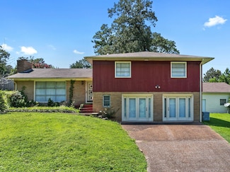 110 Elmwood Dr, Sheffield, AL 35660