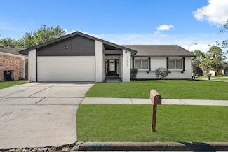 13835 Templar Ln, Sugar Land, TX 77498