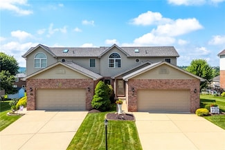 110 E Country Barn Rd, Houston, PA 15342