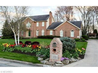 8756 Spring Hill Trail, Youngstown, OH 44514