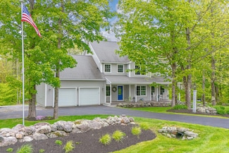 13 Spoondrift Rd, Falmouth, ME 04105