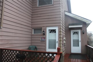 208 E Cherry St, New Castle, PA 16102