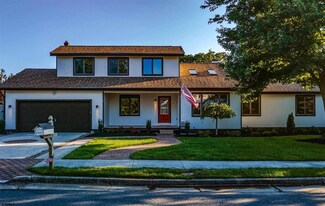 5 Woodstock Dr, Linwood, NJ 08221