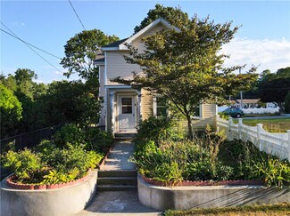 24 Woodside Ave, West Warwick, RI 02893