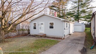 516 N Catherine St, Lansing, MI 48917