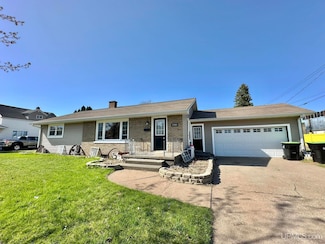 1400 W Hughitt St, Iron Mountain, MI 49801