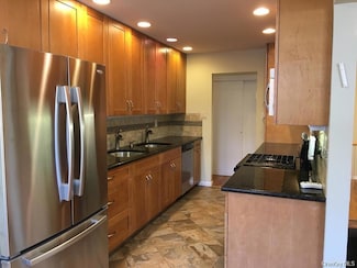 81 Kearsing Pkwy Unit B, Monsey, NY 10952