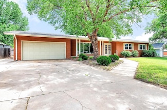 515 Circle Dr, Wellington, KS 67152