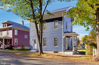 606 Market St, Mifflinburg, PA 17844