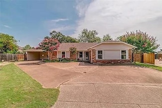 8629 Crestview Dr, North Richland Hills, TX 76182