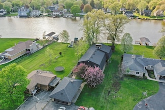1423 N River Rd, McHenry, IL 60051