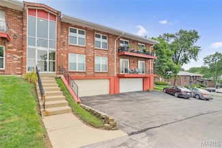 10352 Forest Brook Ln Unit H, Saint Louis, MO 63146