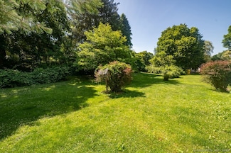 166 Forest St, Hamden, CT 06518