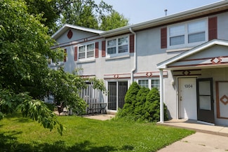 1304 Green Meadow Ln Unit T1C, Harvard, IL 60033