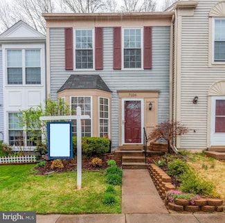 7106 Strawn Ct, Alexandria, VA 22306