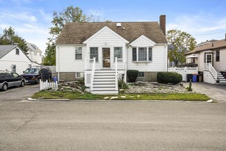15 Pleasant Ct, Winthrop, MA 02152