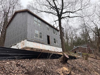 525 Mill Brook Dr, Port Ewen, NY 12417