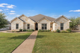 717 Wintergreen Dr, Hewitt, TX 76643