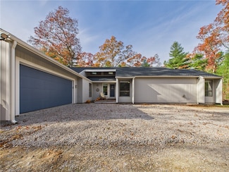 22 Deer Run Rd, Carolina, RI 02812