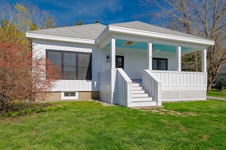 41 St, Mount Desert, ME 04675