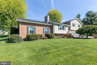 547 Garman Dr, Chambersburg, PA 17202