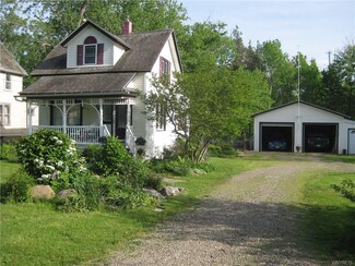 2173 Seneca Rd, Lawtons, NY 14091