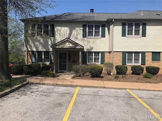 9035 W Swan Cir, Saint Louis, MO 63144