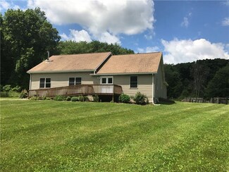 117 Burns Ln, Harrisville, PA 16038