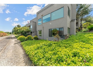 5858 S Riveridge Ln Unit 24, Portland, OR 97239