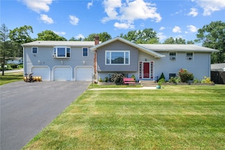 2 Ontario Dr, Hudson, MA 01749