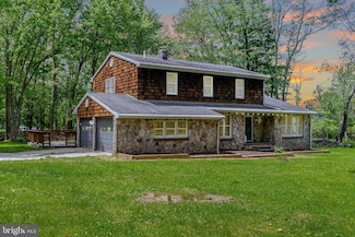609 Southern Pines Dr, Oakland, MD 21550