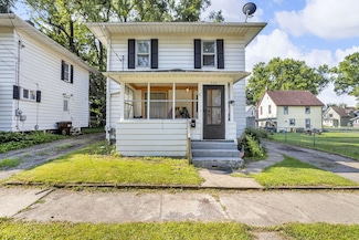 909 Hallett St, Jackson, MI 49202