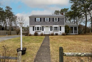 17 Neil Rd, Dennis Port, MA 02639