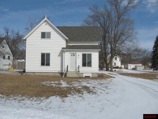 231 231 E Shepard St, Lake Crystal, MN 56055