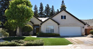 7698 N Carnegie Ave, Fresno, CA 93722